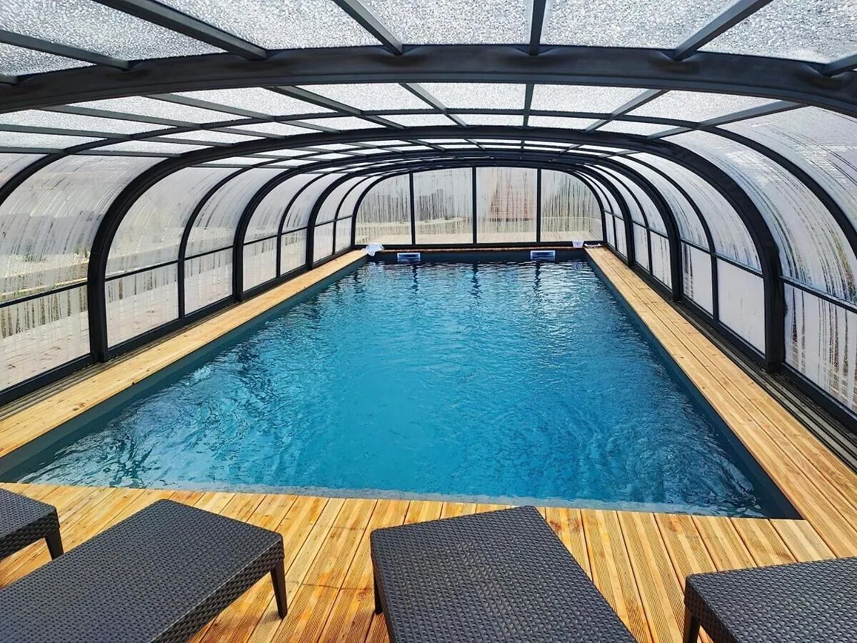 Les Suites Du Littoral - Gites Proche Mer - Piscine - Spa Plouezec