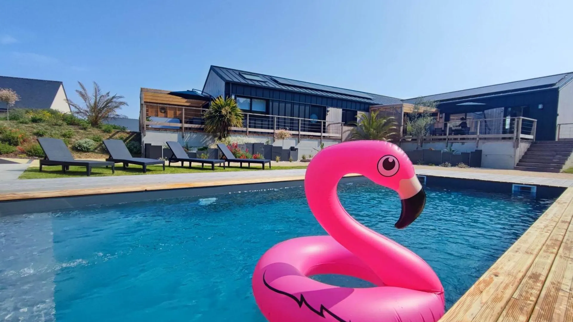 Les Suites Du Littoral - Gites Proche Mer - Piscine - Spa Plouezec
