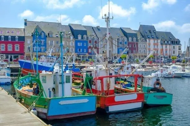 Les Suites Du Littoral - Gites Proche Mer - Piscine - Spa Plouézec