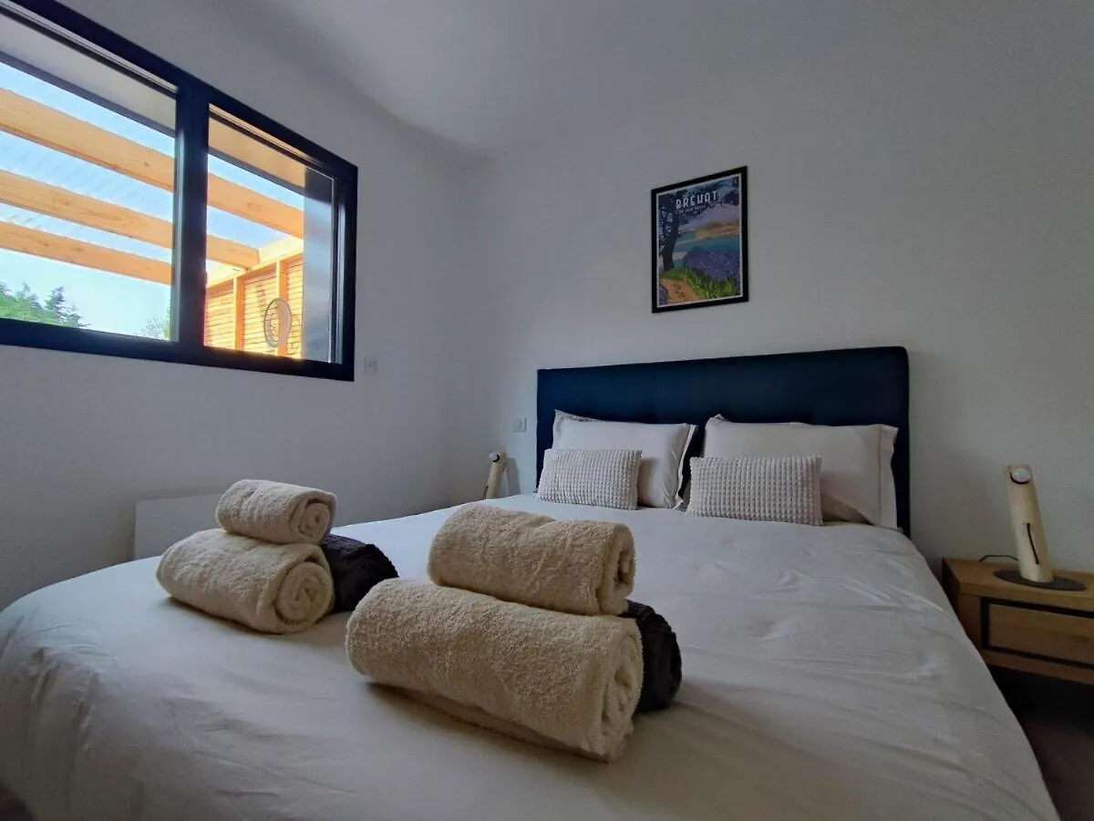 Holiday home Les Suites Du Littoral - Gites Proche Mer - Piscine - Spa Plouezec